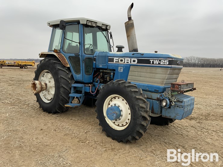 ford-tractor-image-3