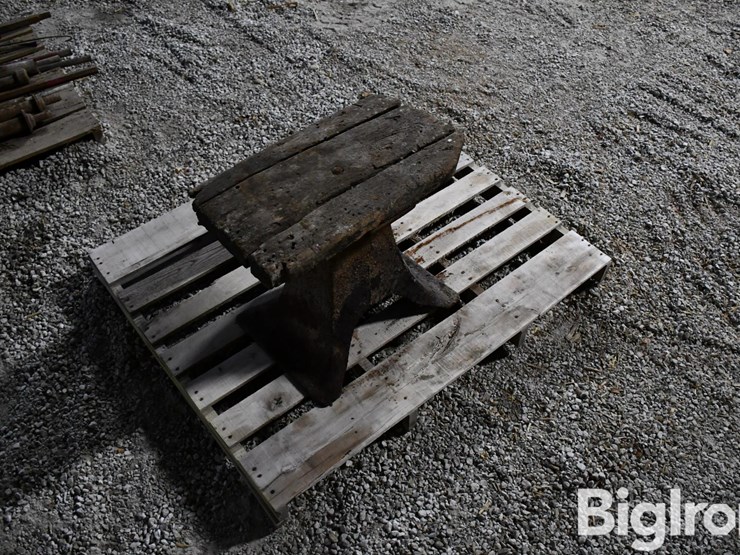 anvil-&-stand-image-5