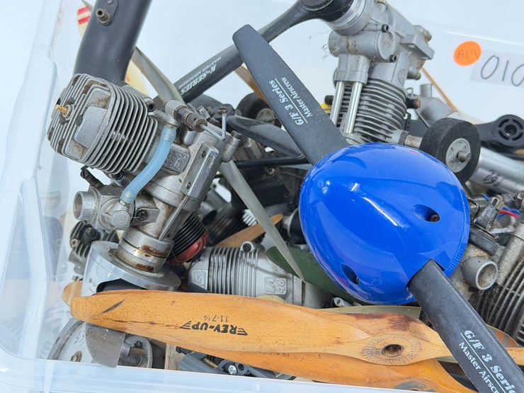 #1069-•-box-of-rc-airplane-engines-image-3
