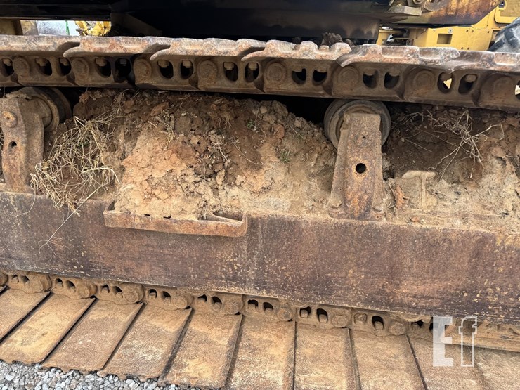 caterpillar-235b-image-11