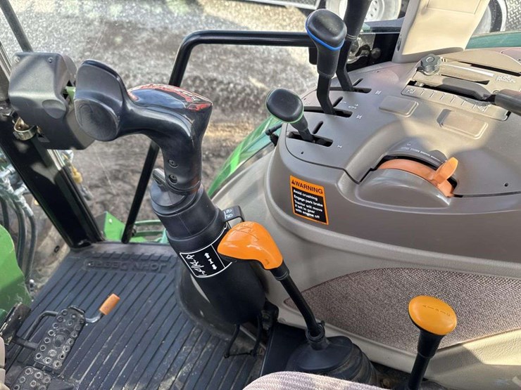 john-deere-6115d-image-21