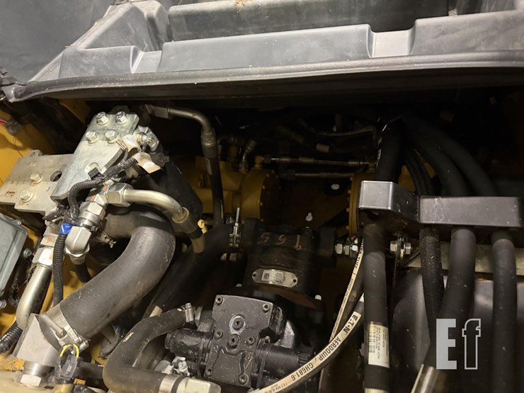 2024-deere-330g-image-20