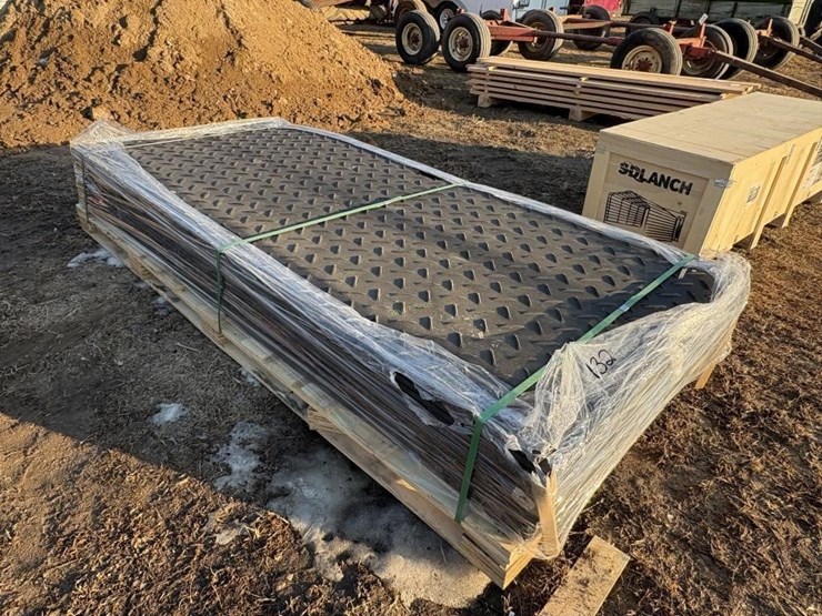 (15)-new-95"-x-41.5"-rubber-mats-image-1