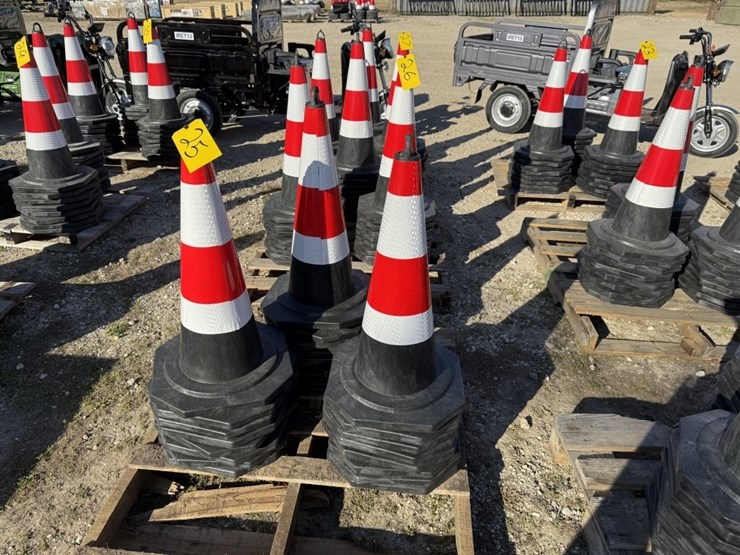 25-traffic-cones-image-1