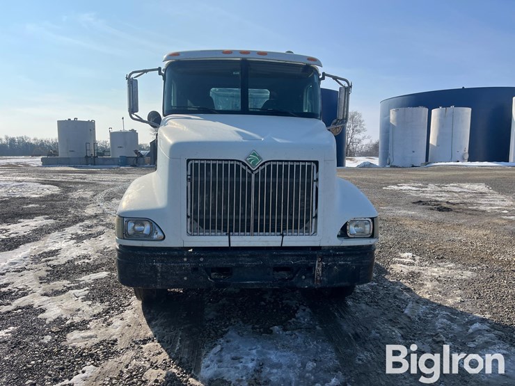 2002-international-9100-image-2