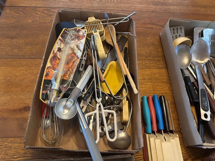 misc.-kitchenware-&-silverware-image-5