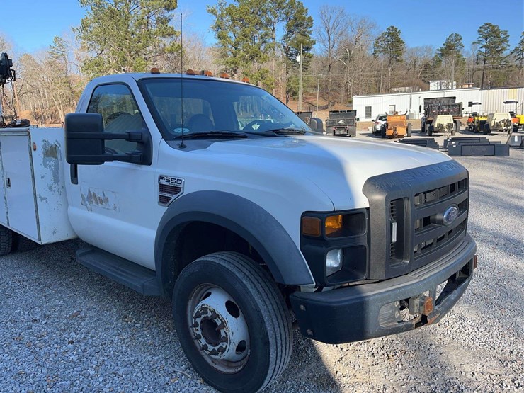 2009-ford-f550-image-15