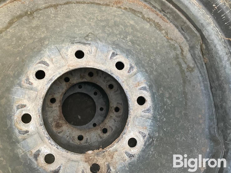 11-24.5-tires-image-11