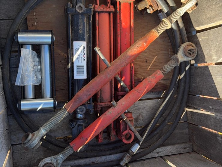 misc.-cylinders,-pump-and-hoses-3pt-connector-arms-image-1