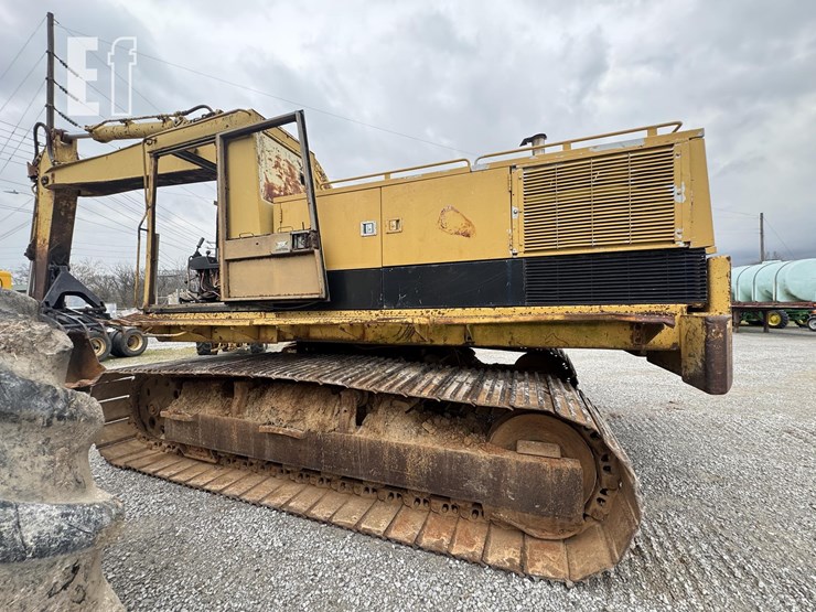 caterpillar-235b-image-15