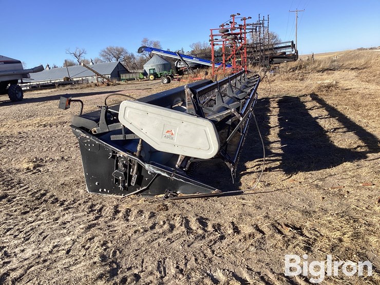 1983-gleaner-730-image-9