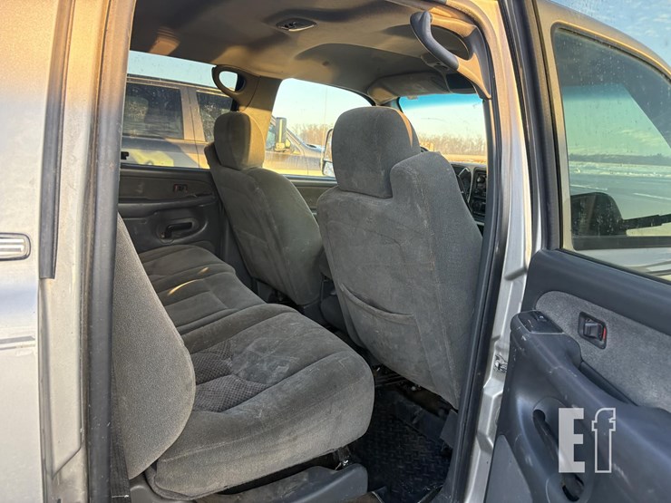 2003-chevrolet-silverado-3500-ls-image-8