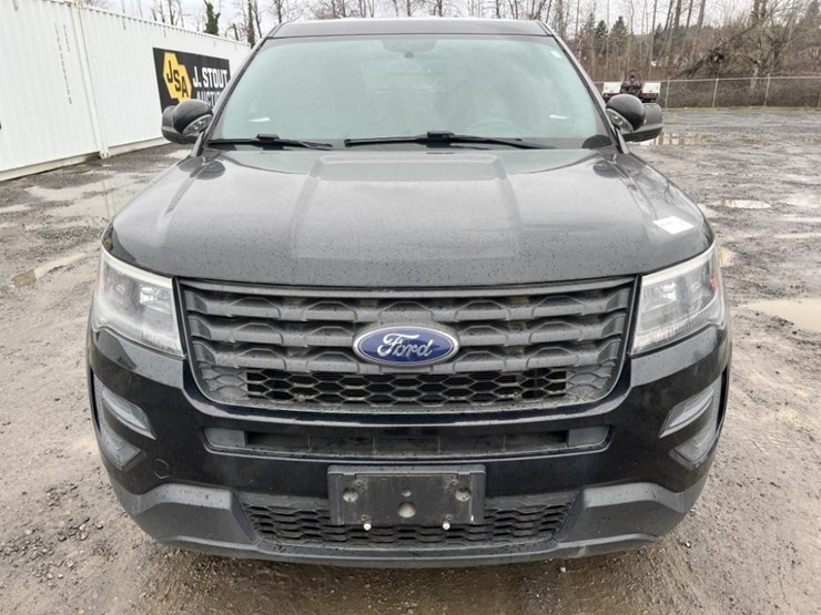 2018-ford-explorer-image-8