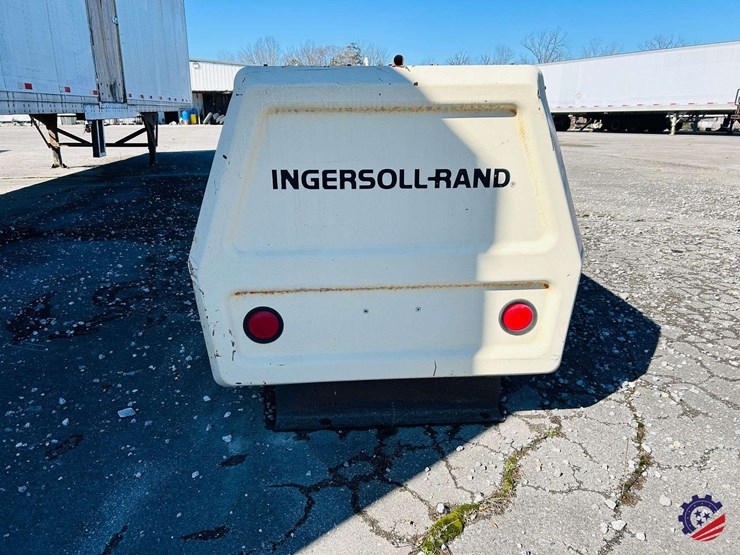 1996-ingersoll-rand-p185ud-air-compressor-image-4