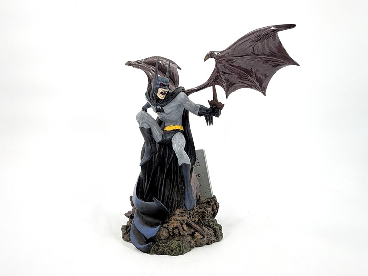 #1055-•-batman-dc-direct-vampire-statue-image-5