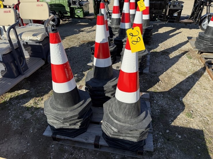 25-traffic-cones-image-1