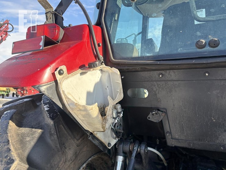 2013-case-ih-farmall-125a-image-15