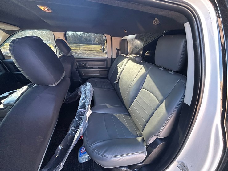 2014-dodge-ram-3500-image-14