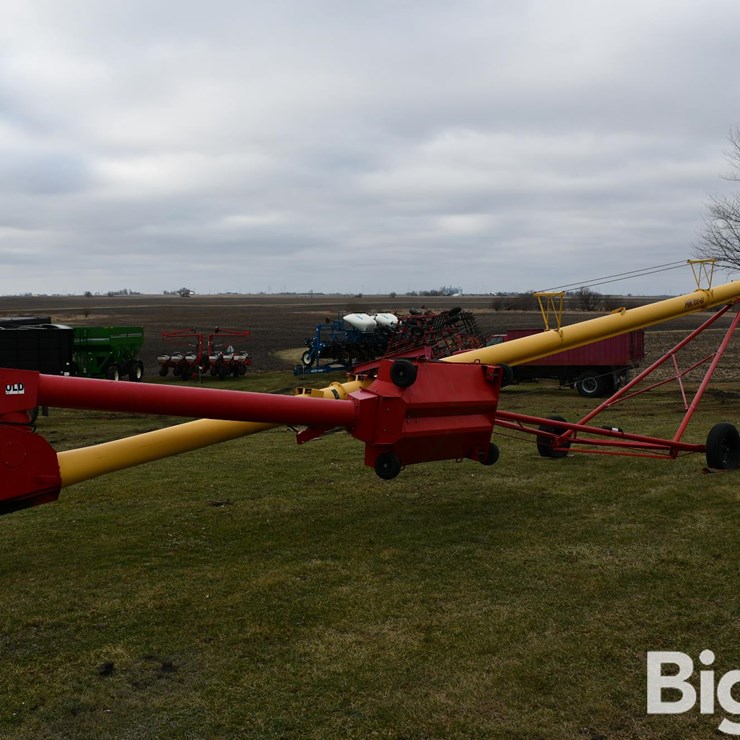 Westfiled MK 100-61 Swing Away Auger