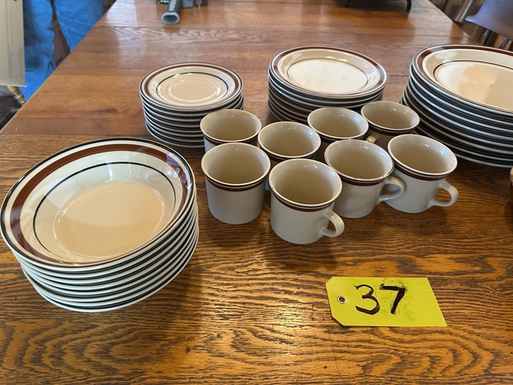 dishware-set-image-3