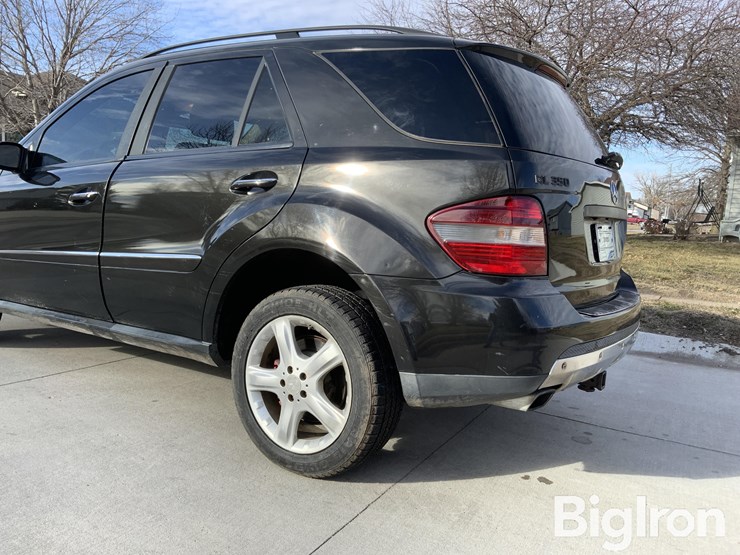 2008-mercedes-benz-ml350-image-13