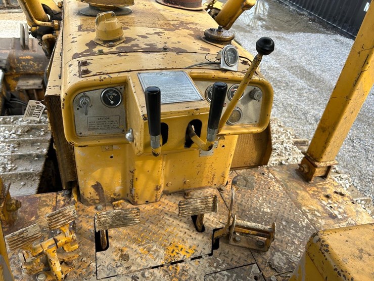 caterpillar-d6c-image-22