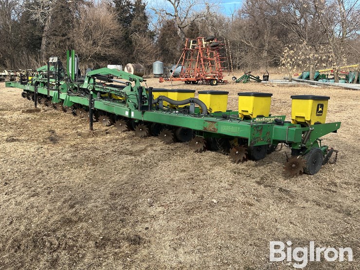 john-deere-2630-image-1