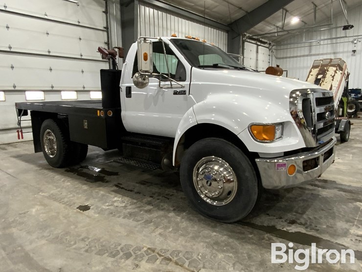 2011-ford-f750-xl-image-3