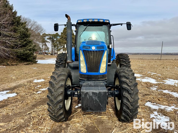 new-holland-t8020-image-2