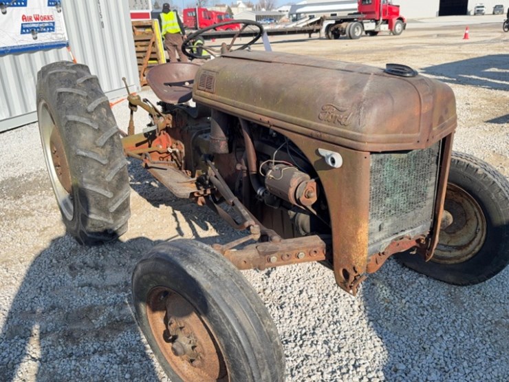 ford-tractor-image-12