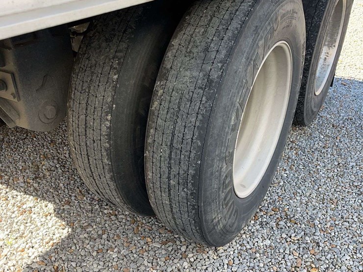 2010-wilson-hopper-bottom-image-4