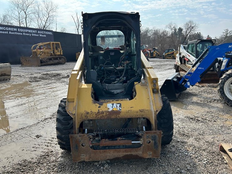 2017-caterpillar-262d-image-7