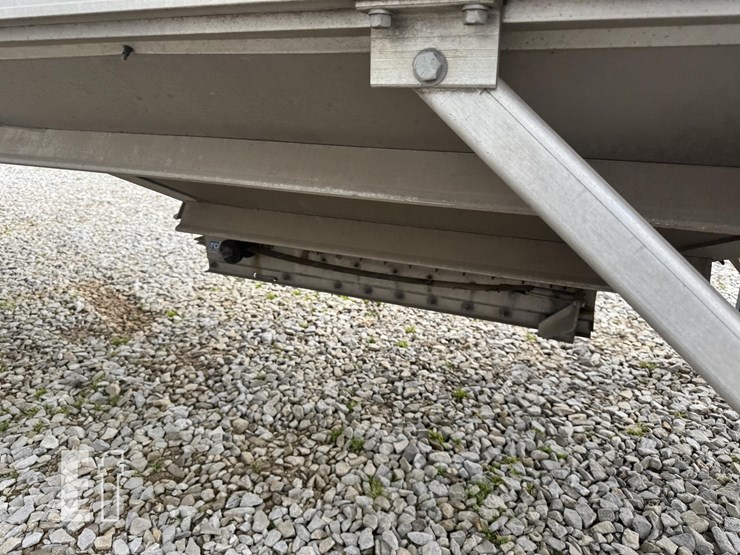 wilson-hopper-bottom-image-4