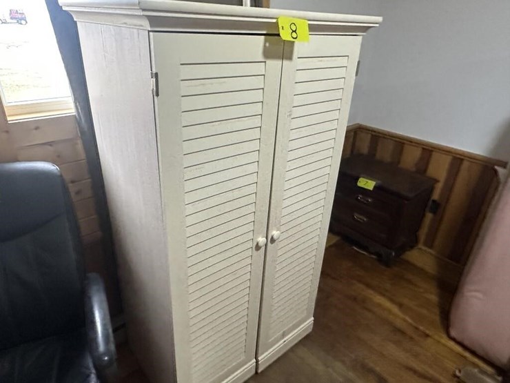 wooden-armoire-image-7