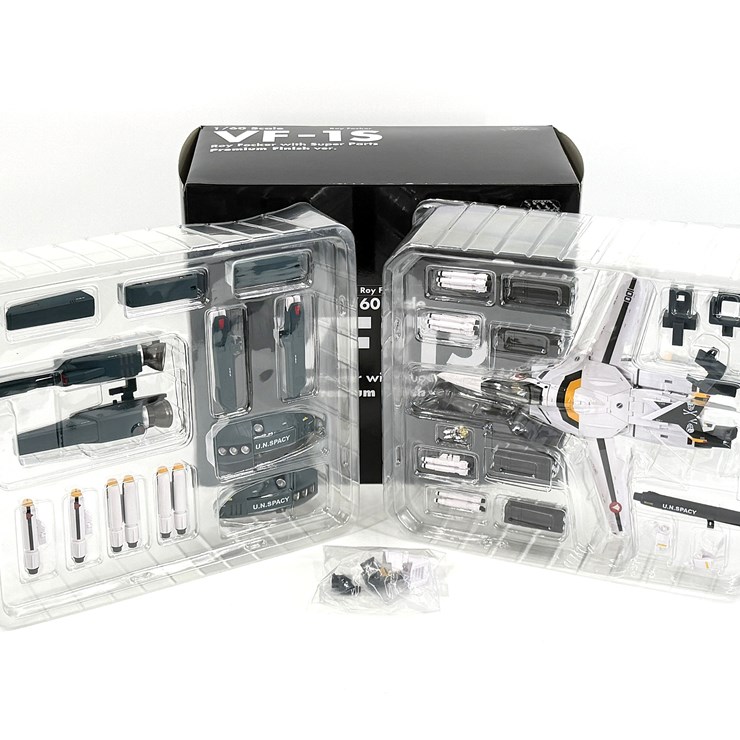 #32605 • ARCADIA MACROSS VF-IS ACTION FIGURE