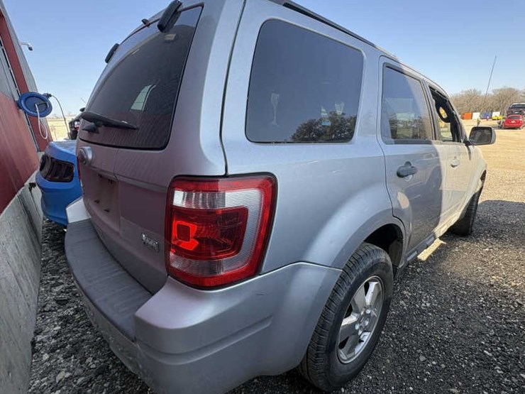 2012-ford-escape-xlt-image-3