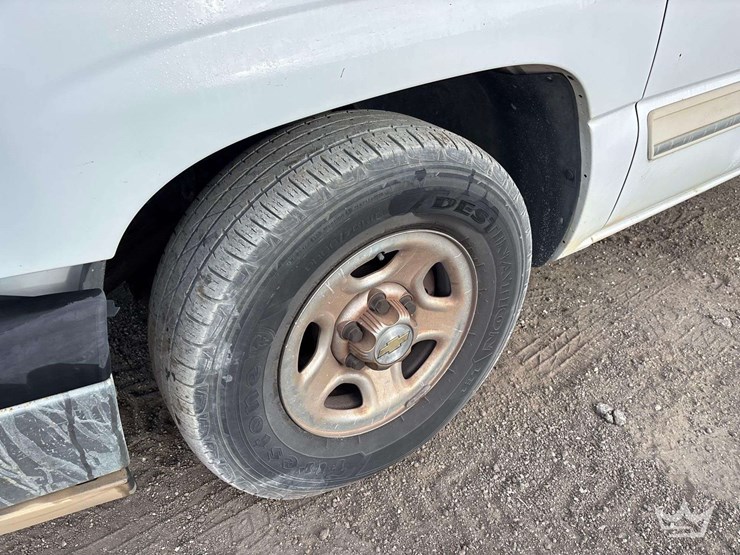 2004-chevrolet-silverado-1500-image-8