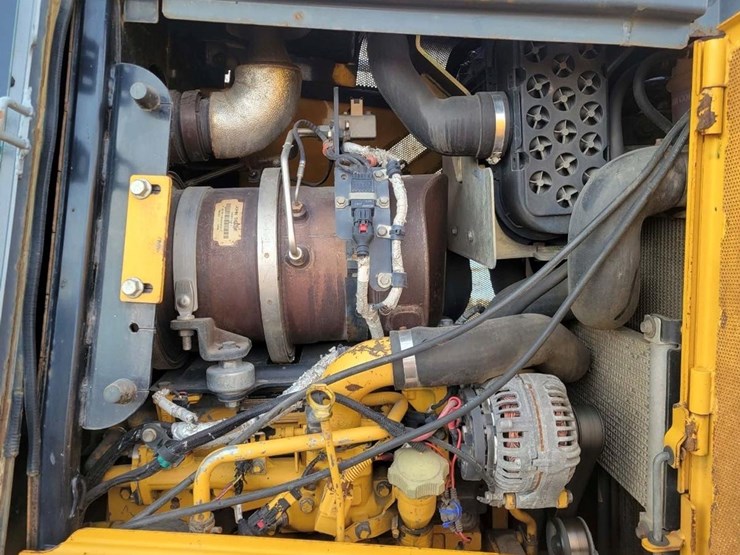 2012-deere-650k-image-10