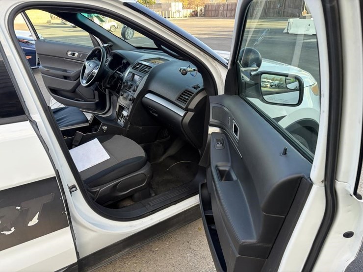 2014-ford-explorer-image-9