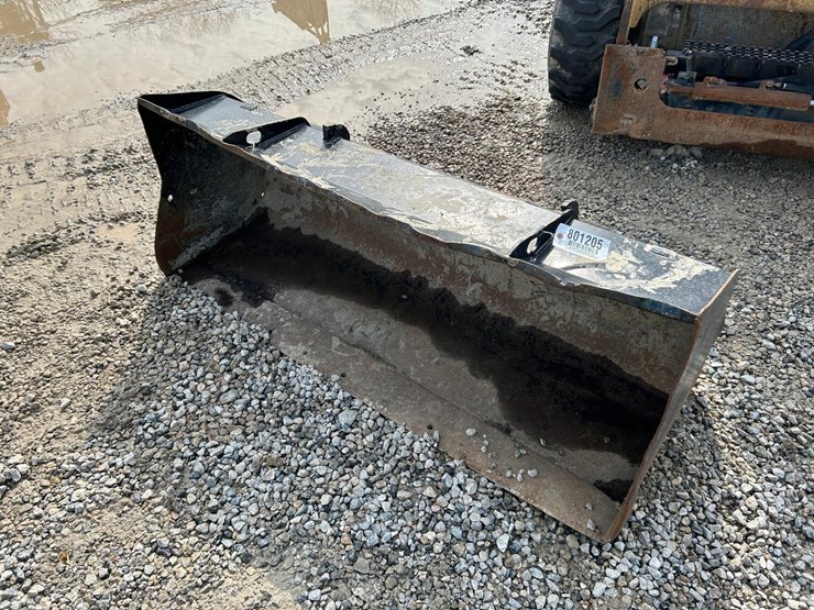 66”-skid-steer-bucket-image-1
