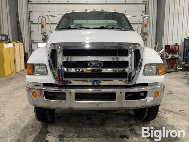 2011-ford-f750-xl-image-2