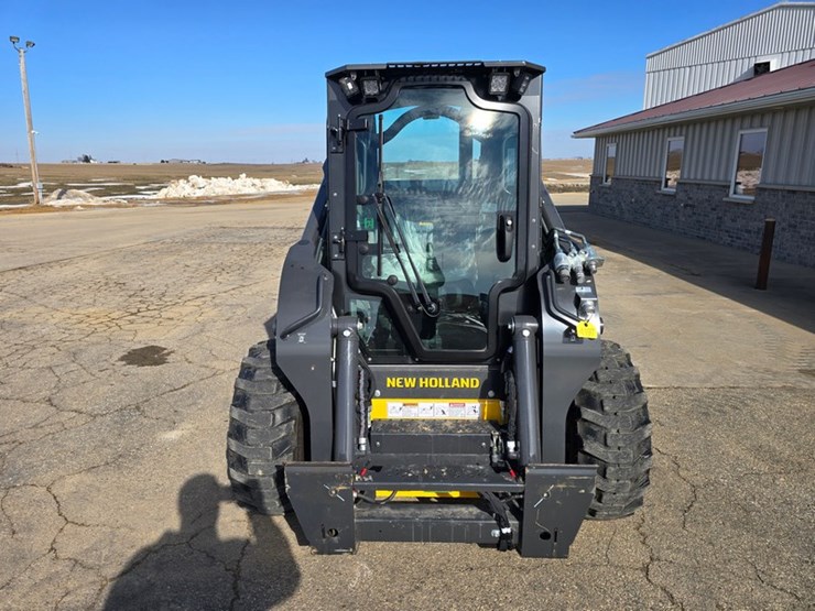 2025-new-holland-l328-image-9