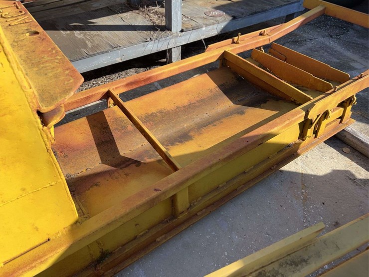 (3)-belt-elevator-funnel-bins-image-11