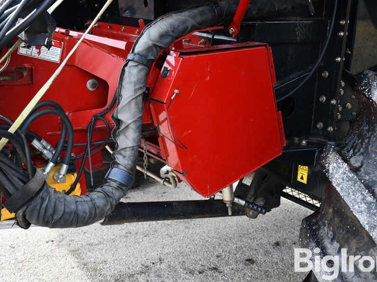 2011-case-ih-6088-image-14