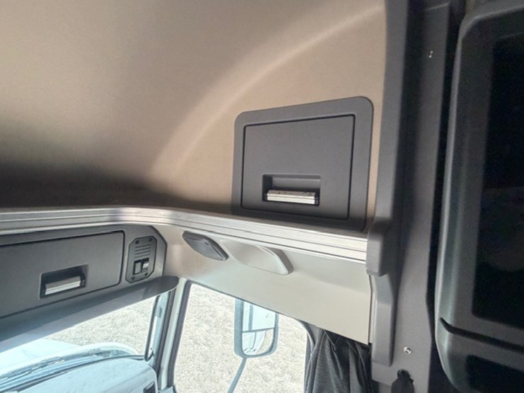 #227-•-2020-mack-anthem-image-81