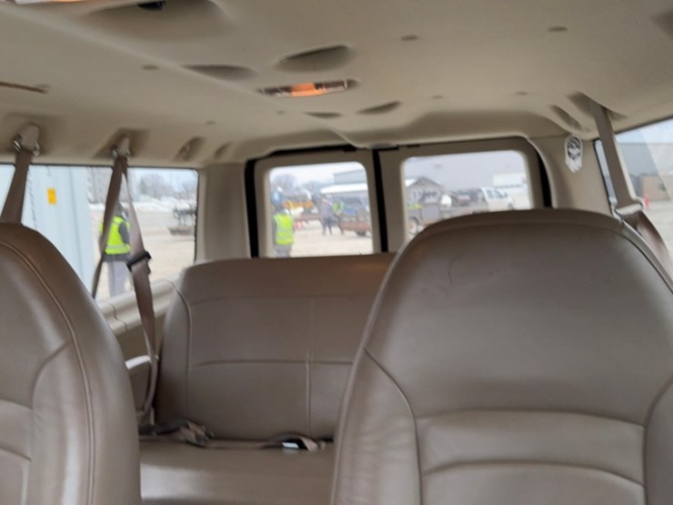 2003-ford-e350-image-23