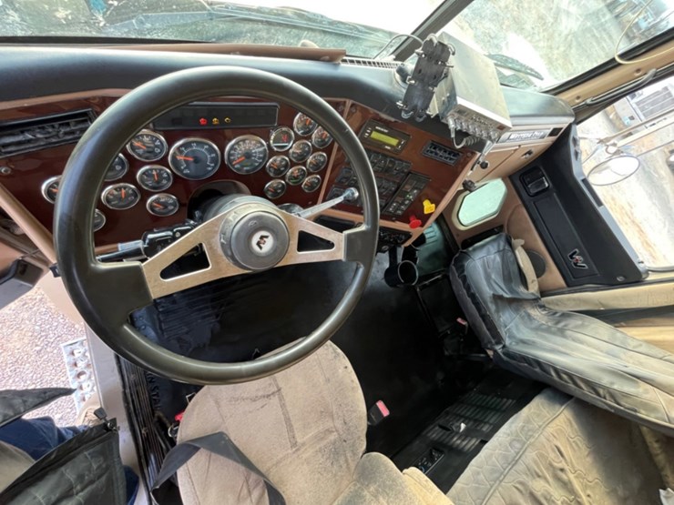 2013-western-star-4900-image-17