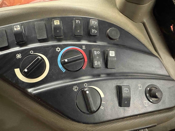 2010-case-ih-275-image-38