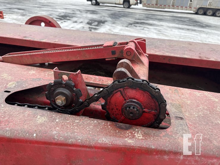 massey-ferguson-9-image-8