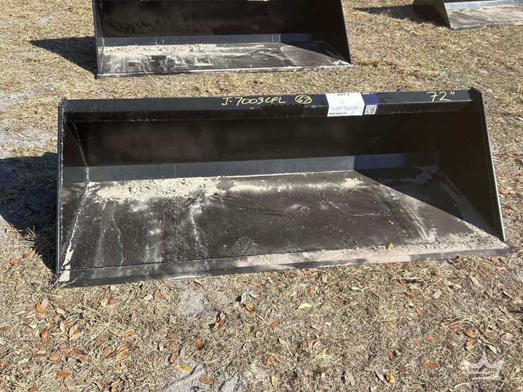 2025-swict-72in-bucket-skid-steer-attachment-image-6